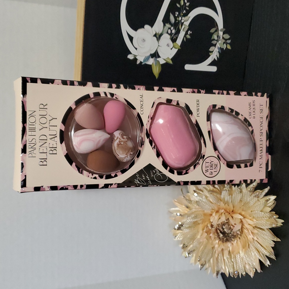 Paris Hilton ✨️ Blend Your Beauty Makeup Sponge Set